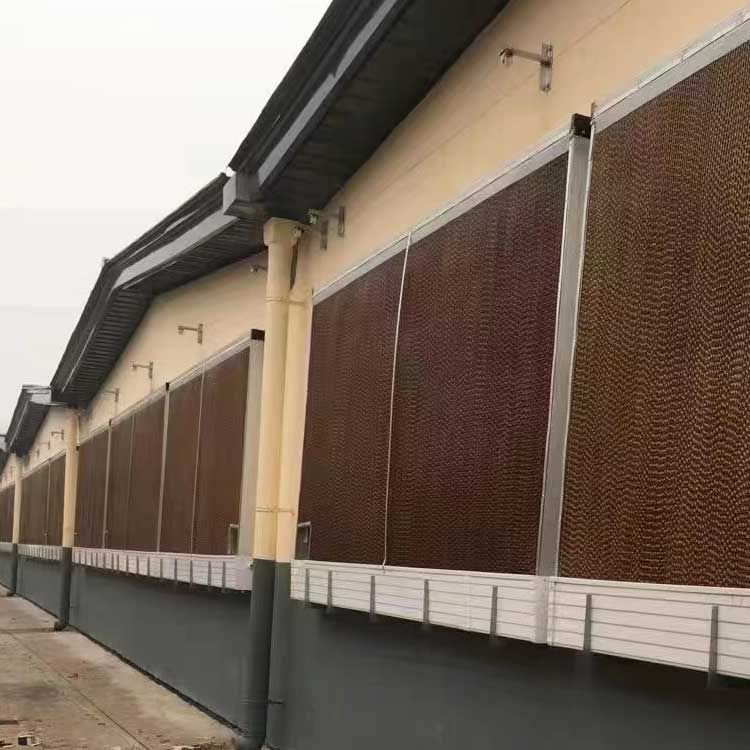 養(yǎng)殖場自帶水箱內(nèi)循環(huán)供水降溫濕簾工程